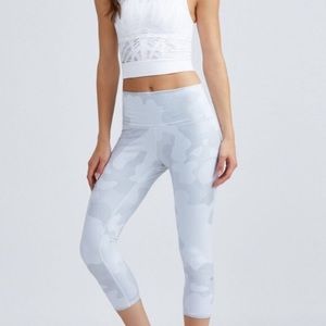 Alo Yoga White Camo Leggings